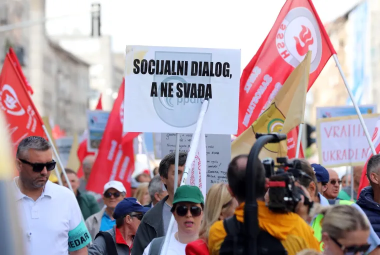 Praznik rada se nakon dvije godine vratio na ulice: Dok su jedni uživali u suncu i grahu, drugi su prosvjedovali