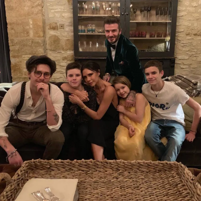 Manekenka Sarah Marbeck javno je rekla da je s Davidom dvije godine imala aferu, a ispričala je da su vodili ljubav četiri sata nakon što su se upoznali. 