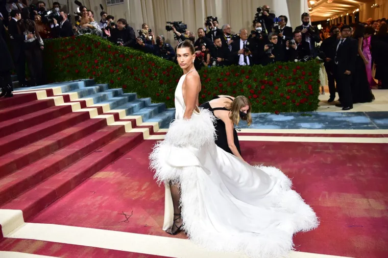 
Hailey Bieber