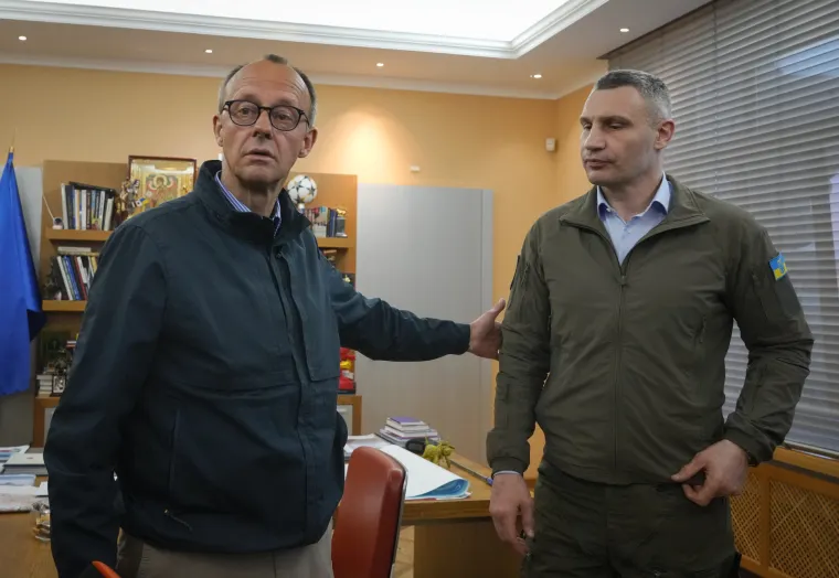 Šef njemačke opozicije kod braće Kličko u Kijevu. Mlađi Kličko: 'S kanibalima ne možeš pregovarati'