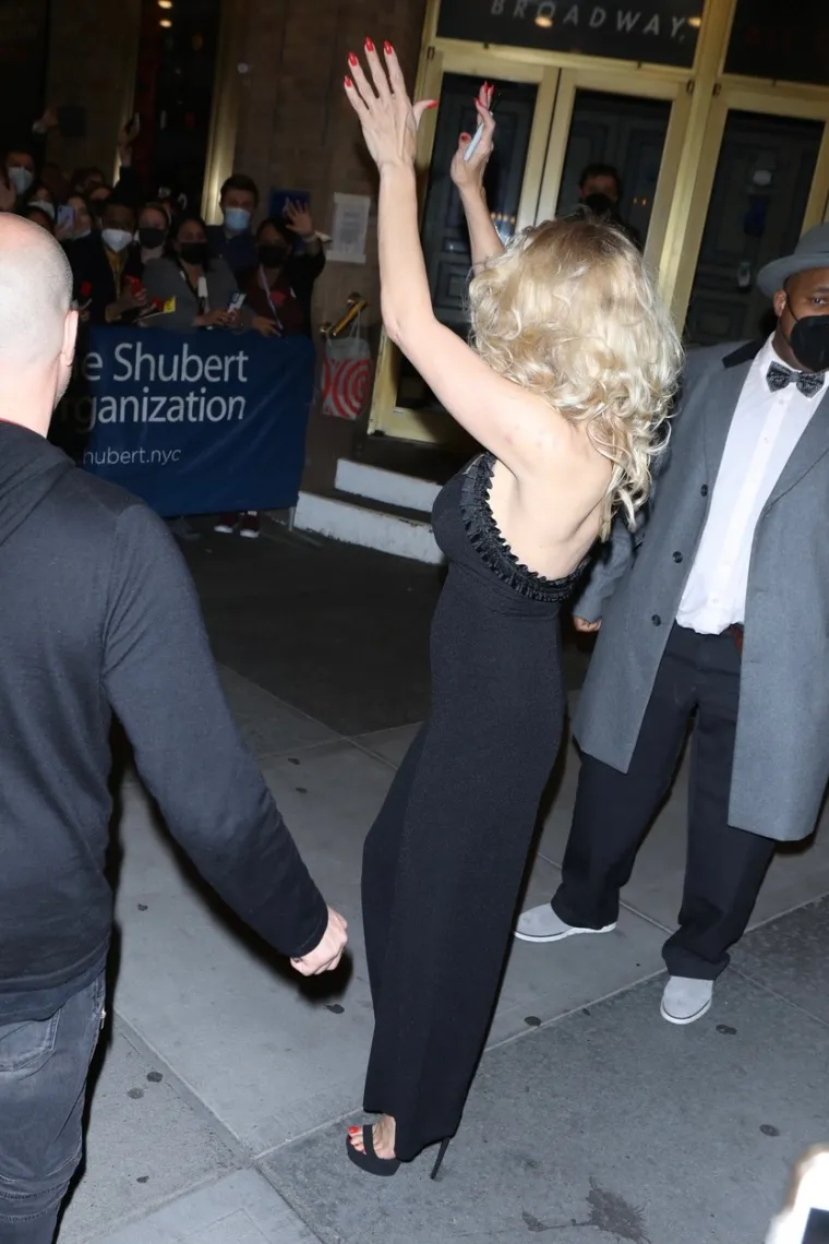 Dekolte za anale: Pamela Anderson se uopće nije ni trudila skrivati svoju raskoš. I dalje joj nema ravne...
