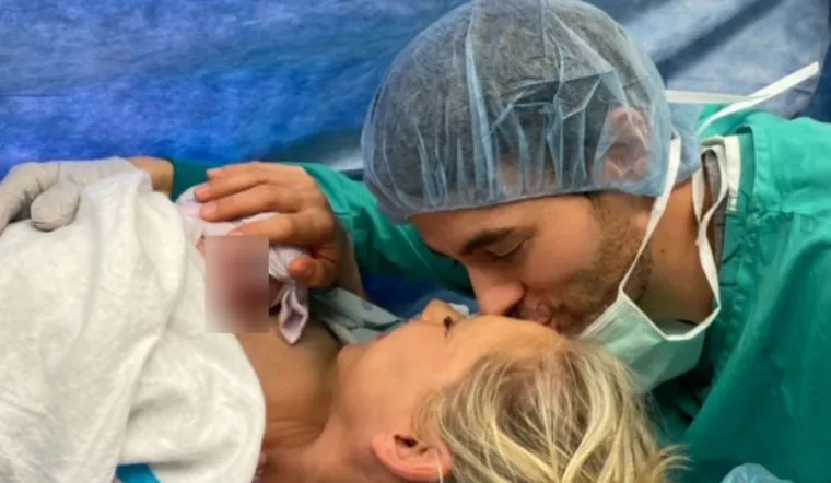 Iako na društvenim mrežama  često dijele fotografije iz svog privatnog života, oni o istom ni ne pričaju. Kako sada stvari stoje, čini se da će se ova ljubav nastaviti vijekovima. Tko bi rekao da će baš jedan &quot;namješteni&quot; poljubac &quot;namjestiti povijest&quot;.