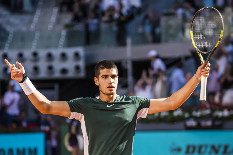 Brojni poznati gledali epski poraz Novaka Đokovića. Slavni zaručnik Fani Stipković plijenio pažnju