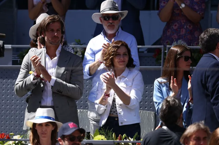 Brojni poznati gledali epski poraz Novaka Đokovića. Slavni zaručnik Fani Stipković plijenio pažnju