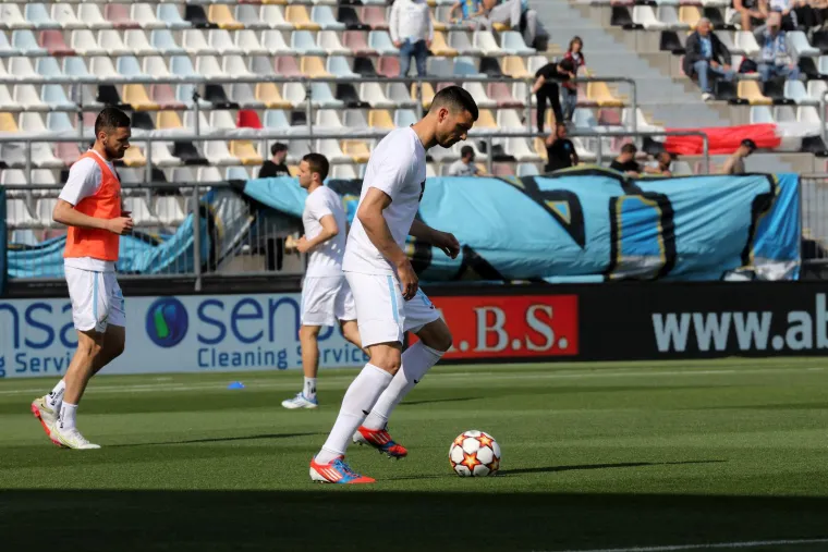 I njih dvije su se na&scaron;le na tribinama i prate Jadranski derbi. Koga su samo gledale?