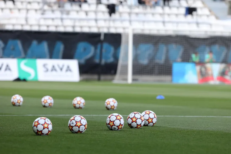 I njih dvije su se na&scaron;le na tribinama i prate Jadranski derbi. Koga su samo gledale?