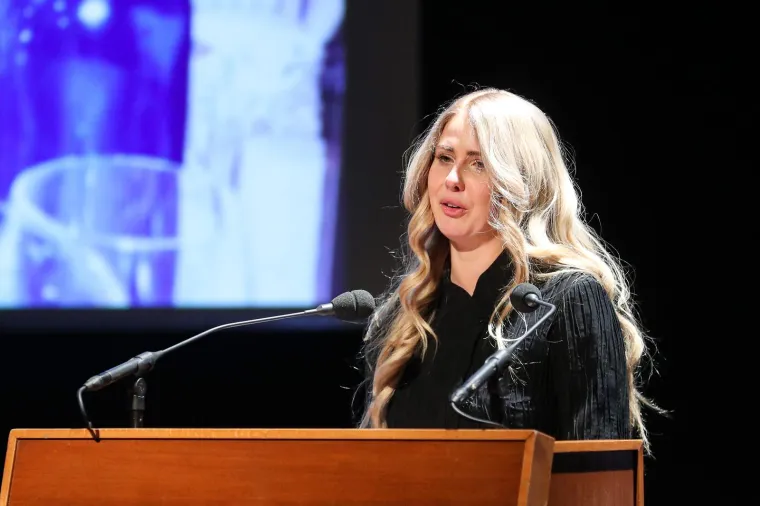 Maja Lena Lopatny u suzama se oprostila od oca, trofejnog vaterpolista Ronalda Lopatnyja. Mia Begović bila joj je bila velika podrška