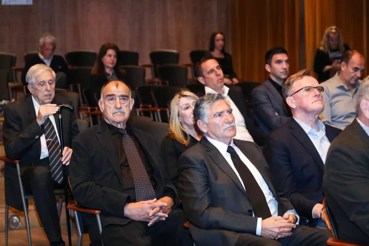 Maja Lena Lopatny u suzama se oprostila od oca, trofejnog vaterpolista Ronalda Lopatnyja. Mia Begović bila joj je bila velika podr&scaron;ka