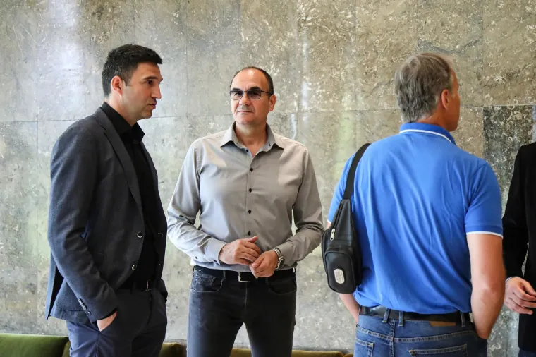 Maja Lena Lopatny u suzama se oprostila od oca, trofejnog vaterpolista Ronalda Lopatnyja. Mia Begović bila joj je bila velika podr&scaron;ka