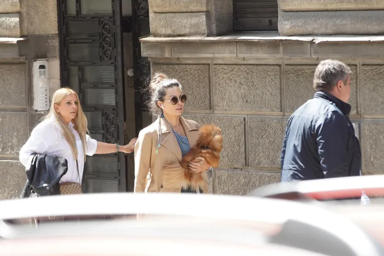 Nikolina Ristović je shrvana: Snimljena je dok je izlazila iz stana u kojem su ona i Vidoje boravili u Beogradu