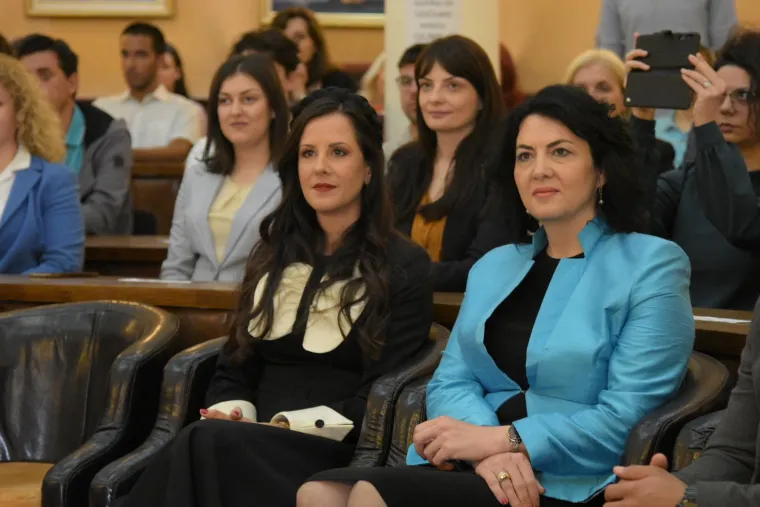 Povučena prva dama Srbije pojavila se u javnosti: Pogledajte kako izgleda i čime se bavi supruga Aleksandra Vučića