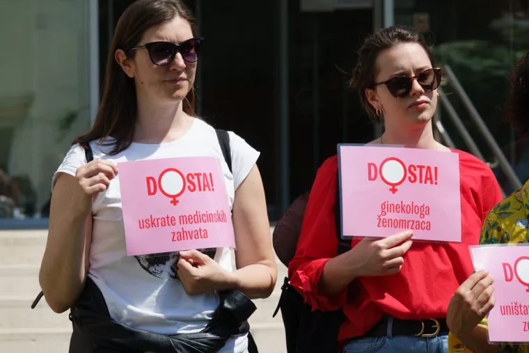 Skupovi podr&scaron;ke diljem Hrvatske. U Rijeci najavili prosvjed te poručili 'Dosta! Ugrožavanja javnog zdravstva i zanemarivanja zdravlja žena!'