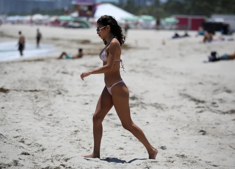 Ovako izgleda savršeno tijelo: Nema tko se nije okretao za golišavom crnkom na plaži...