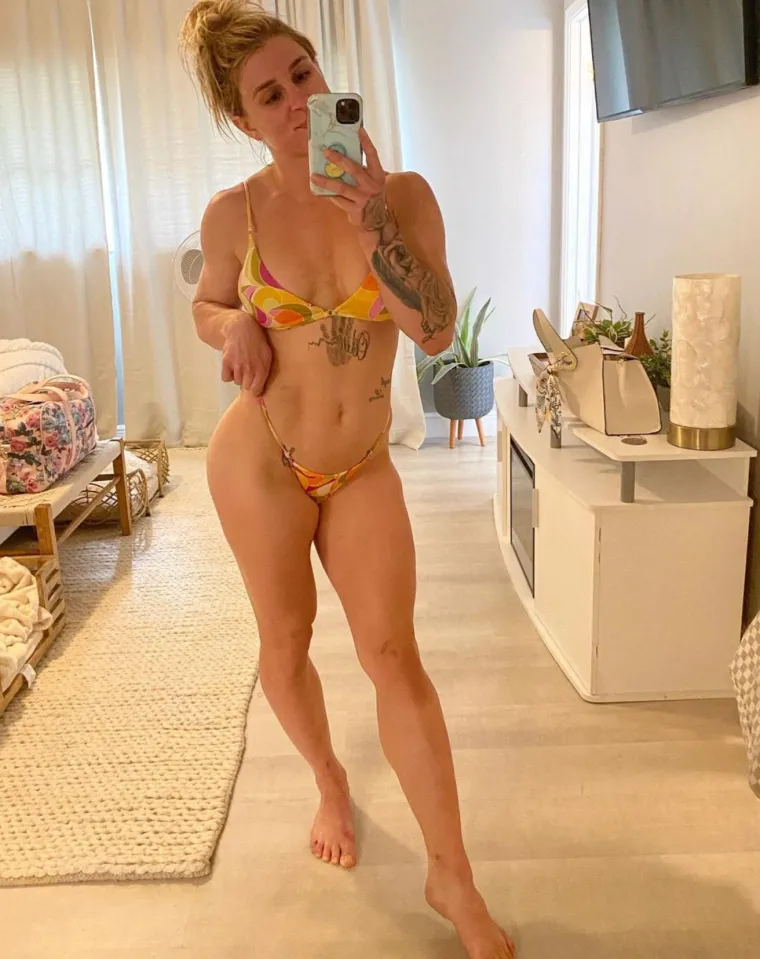 Preopasna i prezgodna. Možda niste znali, ali slavna UFC-ova borkinja veoma često objavljuje golišave slike