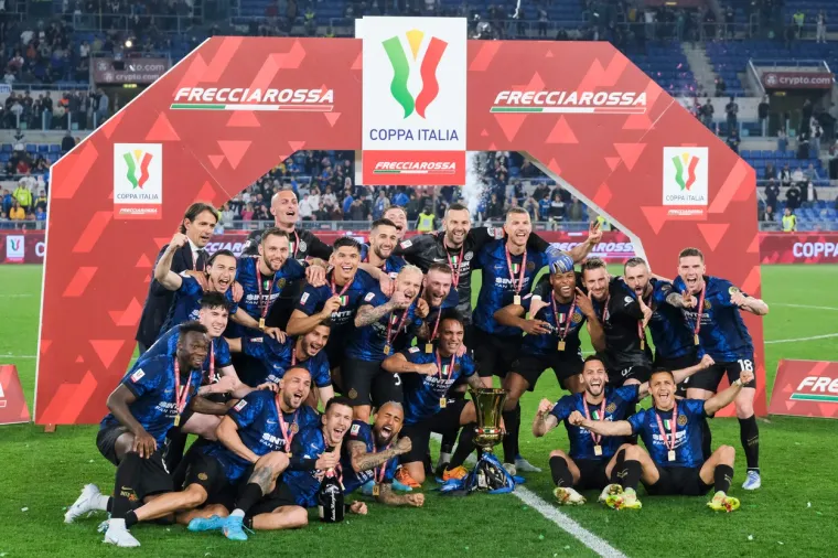 Koji je kralj ovaj naš Perišić. Pogledajte u čemu je Vatreni prošetao stadionom nakon što je srušio Juve u finalu Kupa