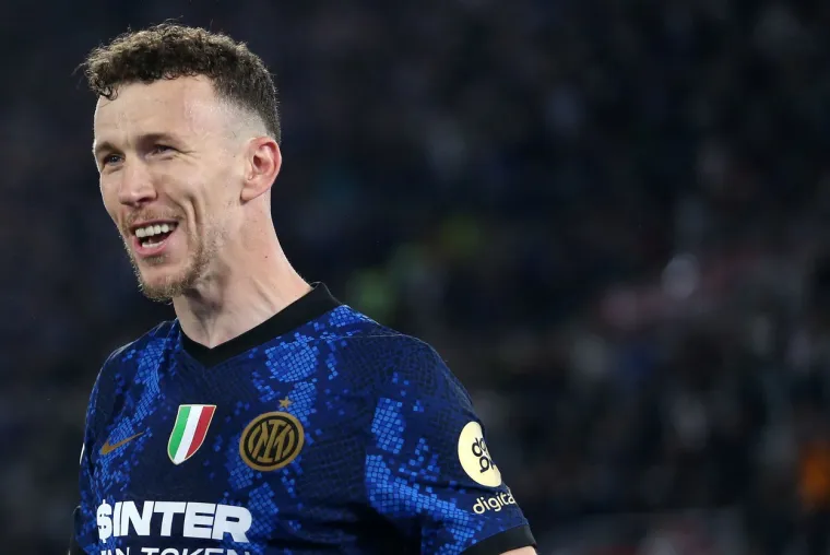 Koji je kralj ovaj naš Perišić. Pogledajte u čemu je Vatreni prošetao stadionom nakon što je srušio Juve u finalu Kupa