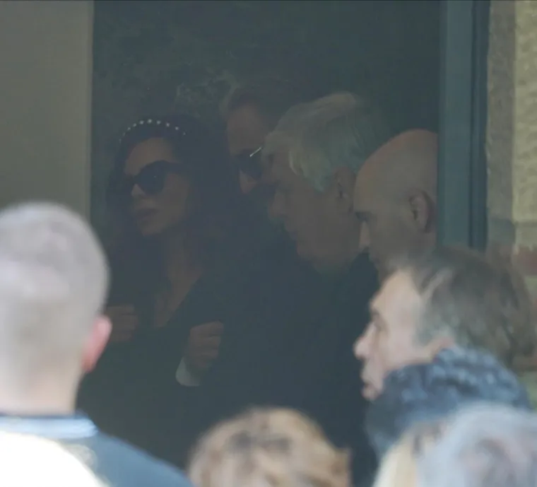 Pokopan je Vidoje Ristović: Neutje&scaron;na Nikolina Pi&scaron;ek nije prestajala plakati, prizori lome srce