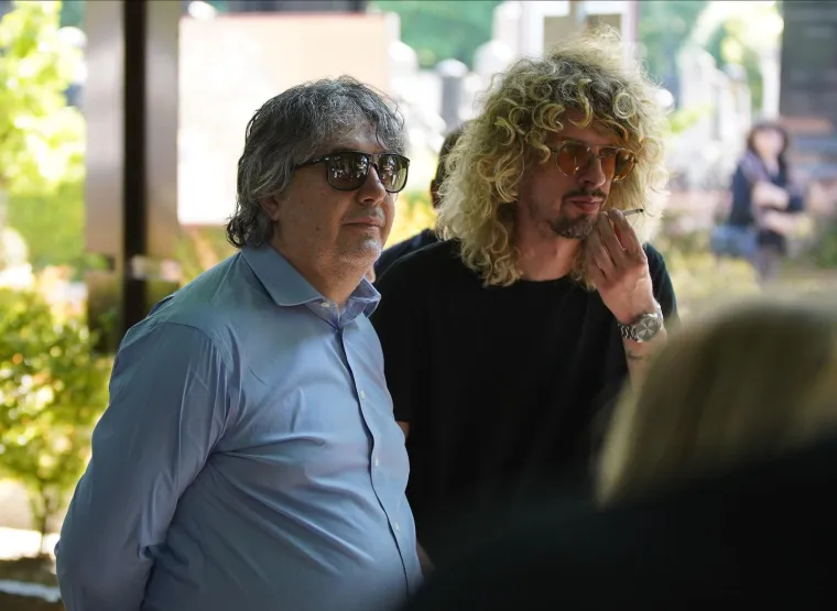 Pokopan je Vidoje Ristović: Neutje&scaron;na Nikolina Pi&scaron;ek nije prestajala plakati, prizori lome srce