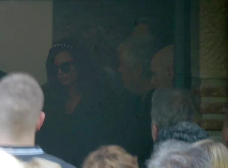 Pokopan je Vidoje Ristović: Neutje&scaron;na Nikolina Pi&scaron;ek nije prestajala plakati, prizori lome srce