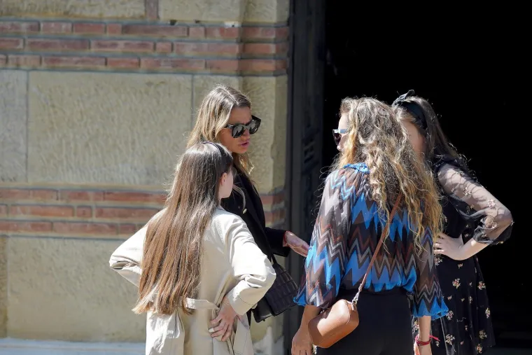 Pokopan je Vidoje Ristović: Neutje&scaron;na Nikolina Pi&scaron;ek nije prestajala plakati, prizori lome srce