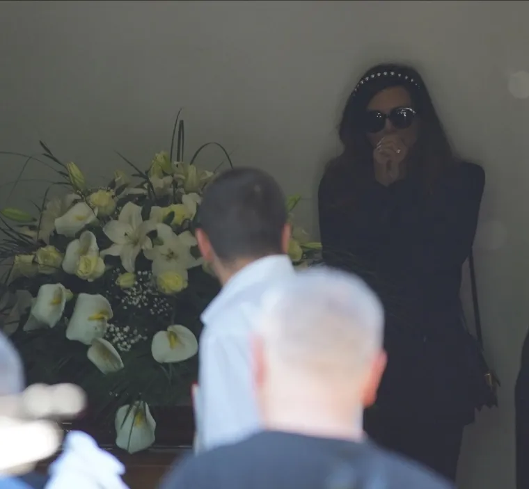 Pokopan je Vidoje Ristović: Neutje&scaron;na Nikolina Pi&scaron;ek nije prestajala plakati, prizori lome srce