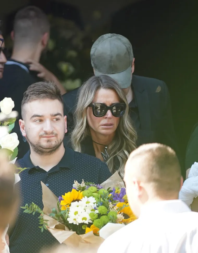 Pokopan je Vidoje Ristović: Neutje&scaron;na Nikolina Pi&scaron;ek nije prestajala plakati, prizori lome srce