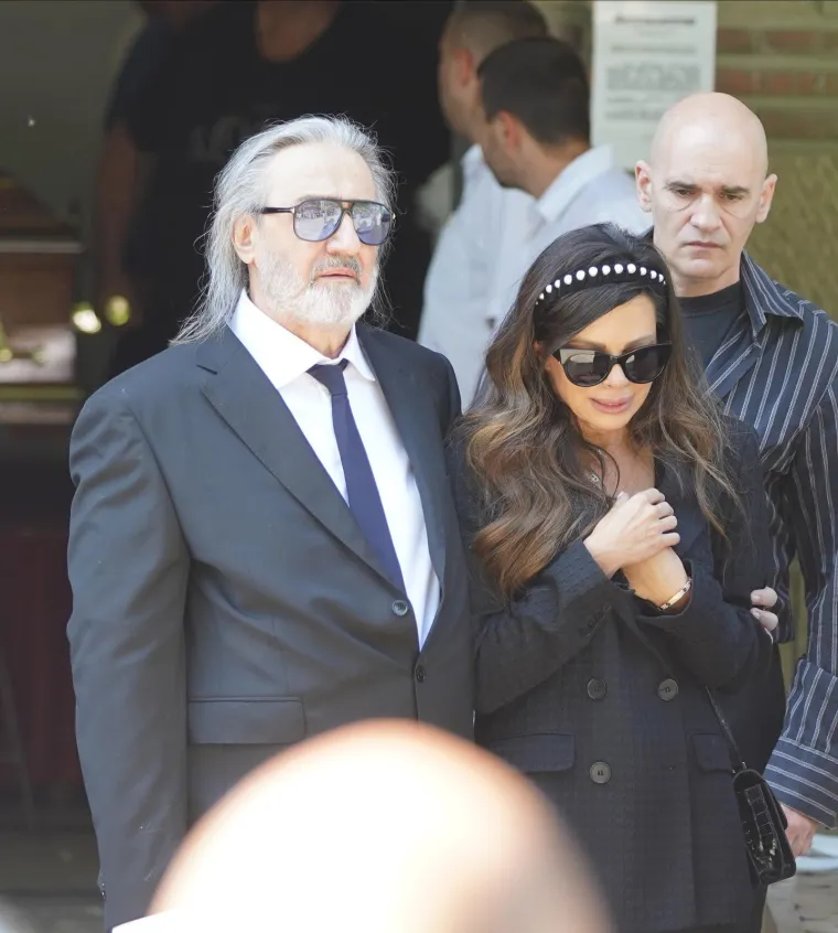 Pokopan je Vidoje Ristović: Neutje&scaron;na Nikolina Pi&scaron;ek nije prestajala plakati, prizori lome srce