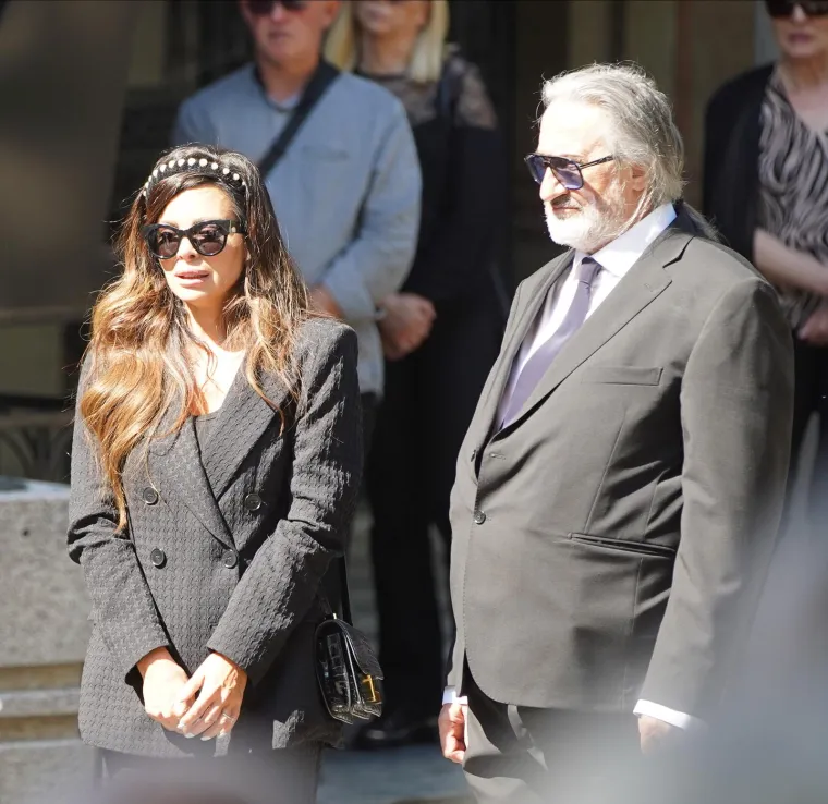 Pokopan je Vidoje Ristović: Neutje&scaron;na Nikolina Pi&scaron;ek nije prestajala plakati, prizori lome srce