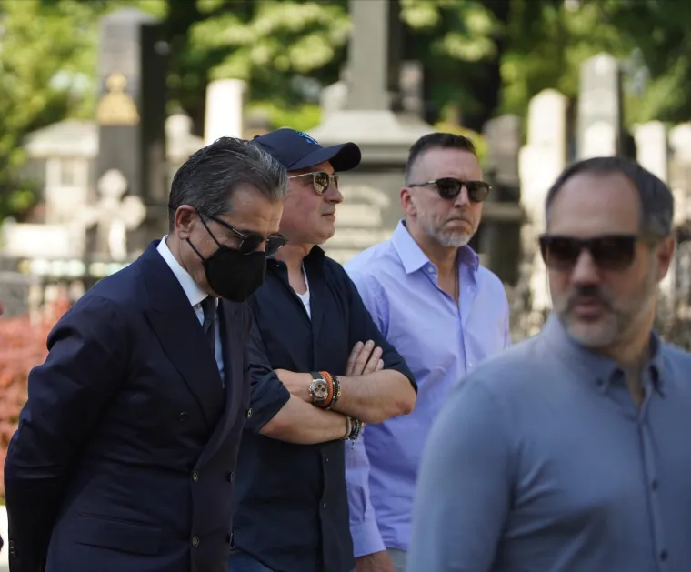 Pokopan je Vidoje Ristović: Neutje&scaron;na Nikolina Pi&scaron;ek nije prestajala plakati, prizori lome srce