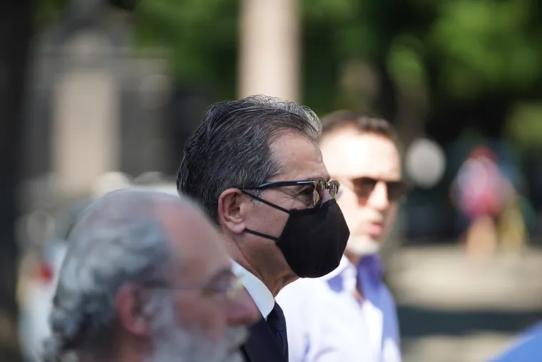 Pokopan je Vidoje Ristović: Neutje&scaron;na Nikolina Pi&scaron;ek nije prestajala plakati, prizori lome srce