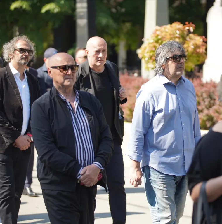 Pokopan je Vidoje Ristović: Neutje&scaron;na Nikolina Pi&scaron;ek nije prestajala plakati, prizori lome srce