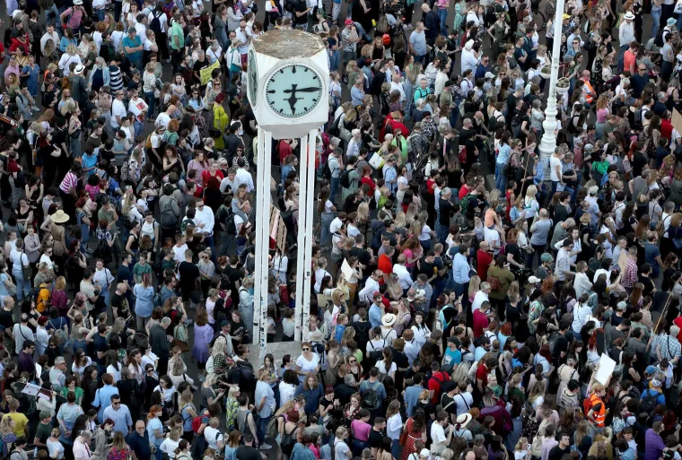 Poznati na velikom protestu za Mirelu Čavajdu: Stigli su i Urban i Ranko Ostojić
