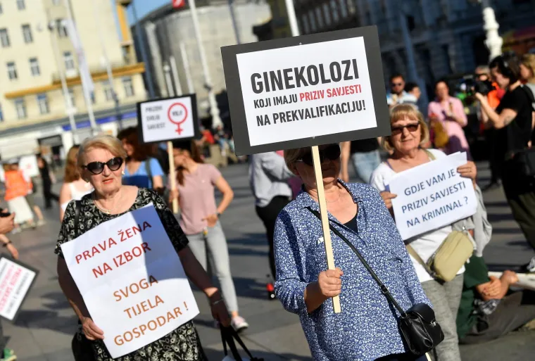 Poznati na velikom protestu za Mirelu Čavajdu: Stigli su i Urban i Ranko Ostojić
