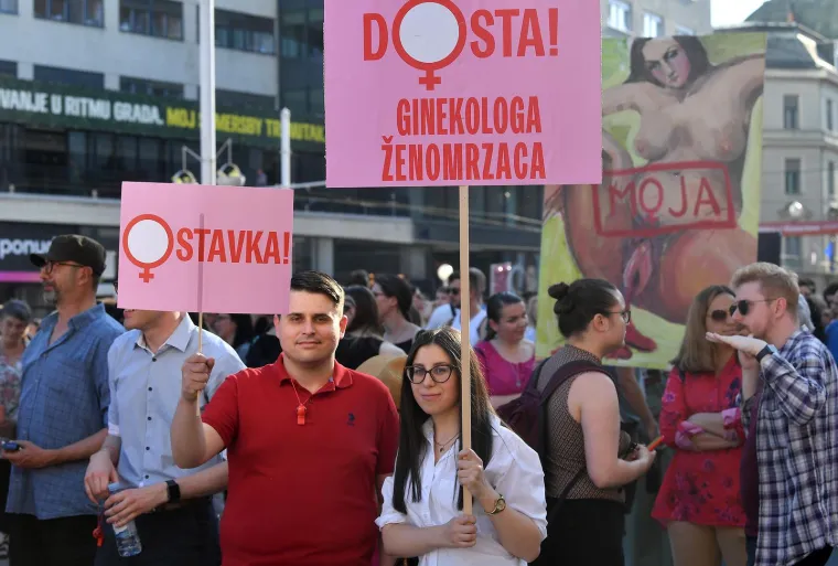 Poznati na velikom protestu za Mirelu Čavajdu: Stigli su i Urban i Ranko Ostojić