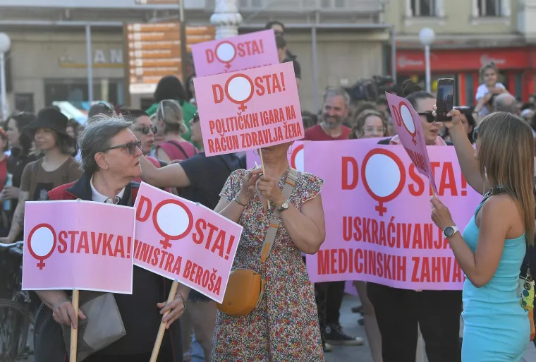 Poznati na velikom protestu za Mirelu Čavajdu: Stigli su i Urban i Ranko Ostojić