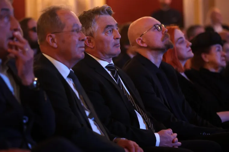 Boban, Baka, Piksi, Pape... Nema tko nije došao na oproštaj od legendarnog Švabe, Zvone govorom natjerao suze na oči