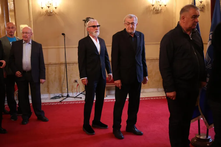Boban, Baka, Piksi, Pape... Nema tko nije došao na oproštaj od legendarnog Švabe, Zvone govorom natjerao suze na oči
