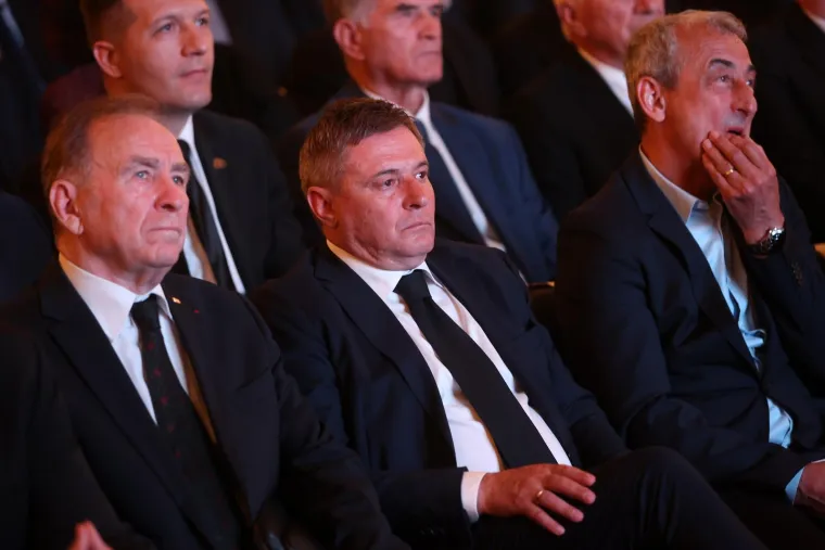 Boban, Baka, Piksi, Pape... Nema tko nije do&scaron;ao na opro&scaron;taj od legendarnog &Scaron;vabe, Zvone govorom natjerao suze na oči