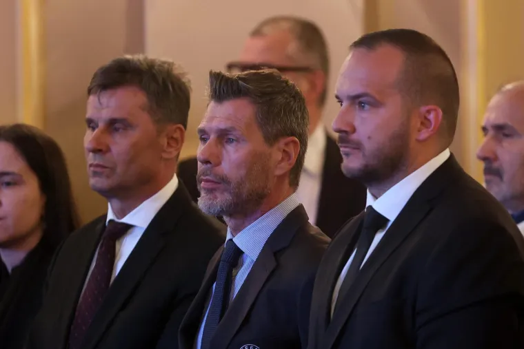 Boban, Baka, Piksi, Pape... Nema tko nije do&scaron;ao na opro&scaron;taj od legendarnog &Scaron;vabe, Zvone govorom natjerao suze na oči
