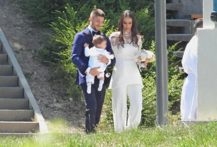 Spojili dva sakramenta isti dan: Vjenčali se Andrej i Mia Kramarić