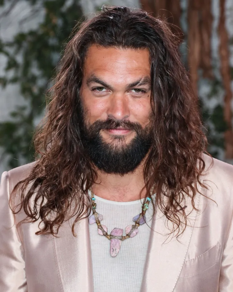 &quot;Ona je jako fina, ja sam bio jako fin, običan džentlmen&quot;, nastavio je Momoa. “No sad više ne dajem svoj kaput nikome.&quot;