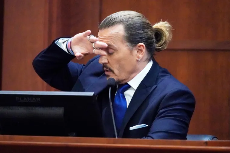 "Očekujemo da će Deppovi odvjetnici navaliti na žrtvu. Bojimo se da će to biti jednako sramotno i očajno. I neosporivi dokazi, istina, nisu na Deppovoj strani. Jedina stvar za koju smatramo da će Deppovi odvjetnici izbjeći je sredi&scaron;nje pitanje ovog suđenja: ima li Amber ili bilo koja žena pravo na slobodu govora iz Prvog amandmana", kazao je Amberin glasnogovornik.