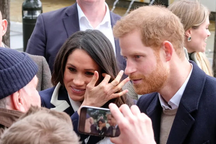 Bower je dodao da je knjigu bilo teško pisati zbog njegovih teškoća u razgovoru s ljudima koji imaju bilo kakav odnos s Meghan. 
