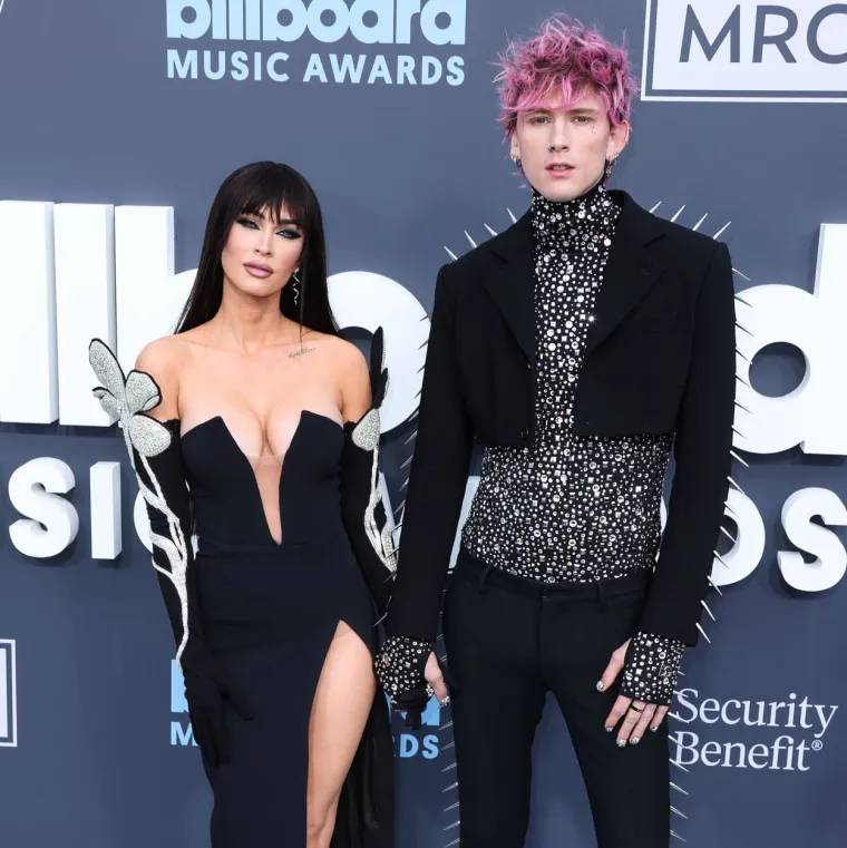 Megan i MGK prvi put su se upoznali u ožujku 2020. dok su radili na kriminalističkoj drami Midnight in the Switchgrass, u kojoj glume Bruce Willis i Emile Hirsch.