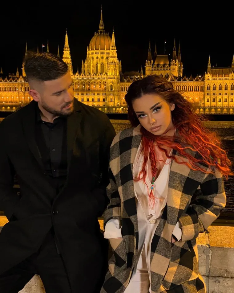 Naime, Stojan je svoj veliki hit snimio s popularnom Breskvicom iz Zadruge, bivšom djevojkom Voyagea, a njihov duet &quot;Život si moj&quot; dugo je vremena bio među 10 najslušanijih pjesma u regiji, a trenutno ima više od 13 milijuna pregleda na YouTubeu.