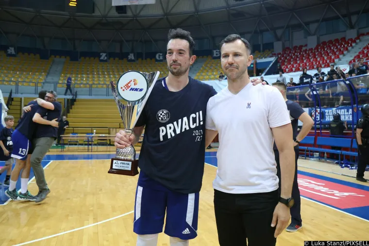 Osnovani su prije dvije godine, a već su u najjačoj ligi. Pogledajte ludo slavlje košarkaša Dinama nakon plasmana u Premier ligu