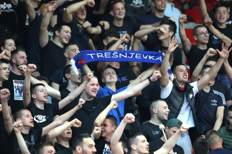 Noć za pamćenje KK Dinamo Zagreb. Od suza radosnica, pa do onih od suzavca. Evo &scaron;to se sve događalo i za&scaron;to su neredi započeli