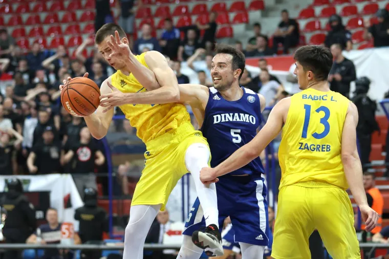 Noć za pamćenje KK Dinamo Zagreb. Od suza radosnica, pa do onih od suzavca. Evo &scaron;to se sve događalo i za&scaron;to su neredi započeli