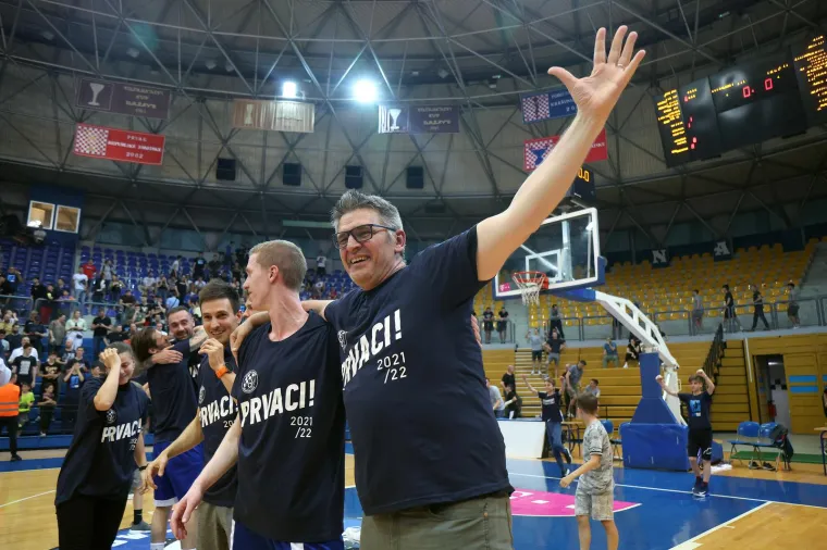 Noć za pamćenje KK Dinamo Zagreb. Od suza radosnica, pa do onih od suzavca. Evo &scaron;to se sve događalo i za&scaron;to su neredi započeli