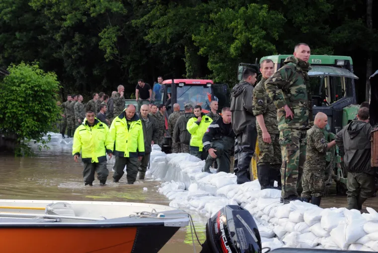 Osam godina pro&scaron;lo je od poplava u Gunji, Rajevu selu i ostatku Slavonije: Ovako su izgledali pod vodom